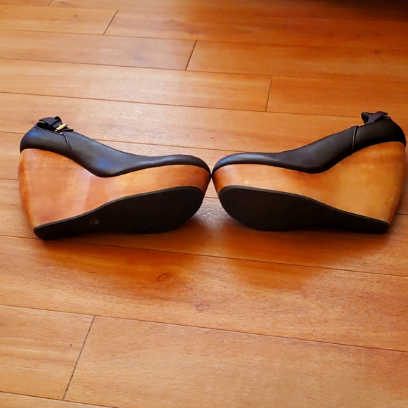 Report Signature Wedge Pumps - Picture 4 of 4